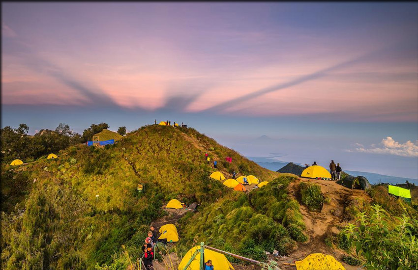 Gunung Pelawangan Keindahan Alam yang Menakjubkan